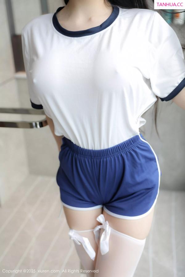   [XiuRen]高清写真图 2025.04.23 No.10184 量子玫瑰 白色运动服第3张图片